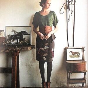 Anthropologie Floreat Embroidered Pencil Skirt size 2 Wool Blend Tweed Office